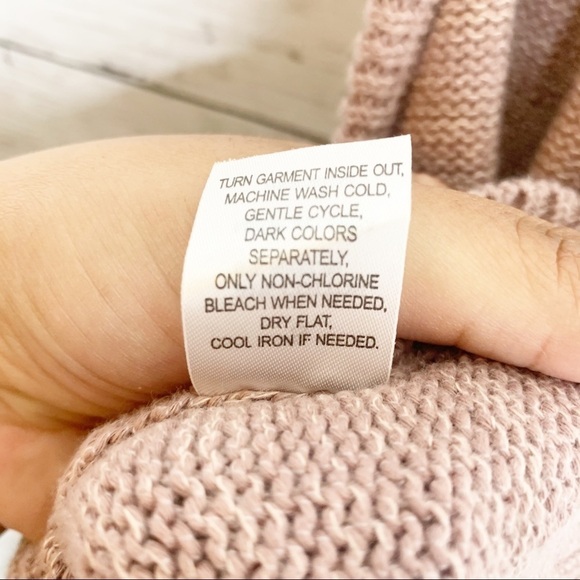 Kendall and Kylie Pink Knit Halter Crop Top Blouse Size Small - Picture 6 of 8